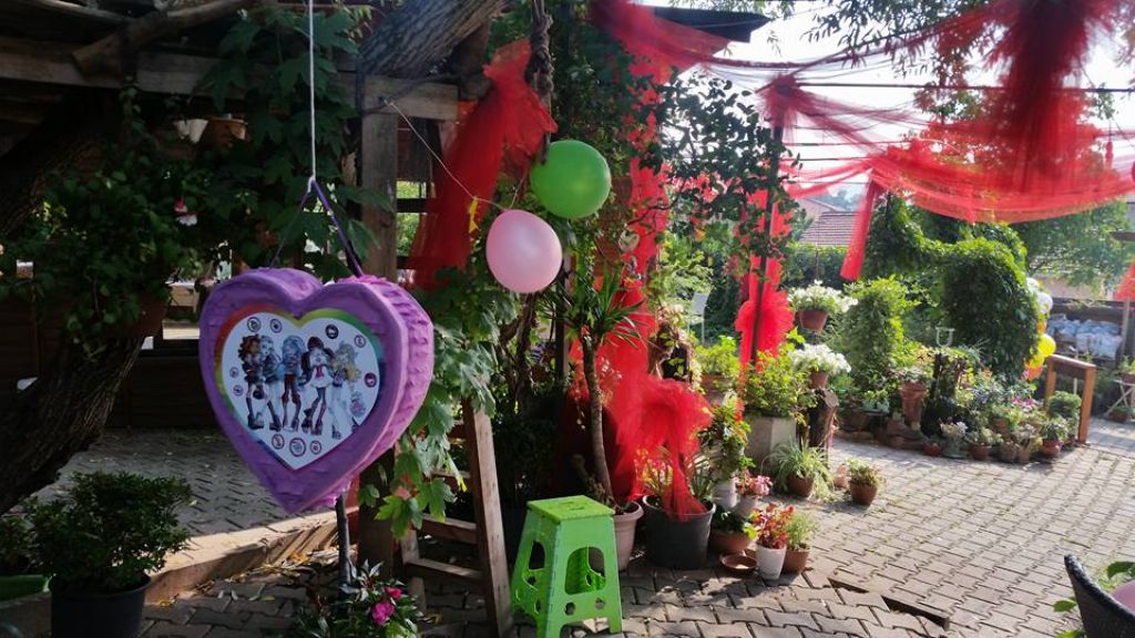 	 BAHÇEM GARDEN CAFE
